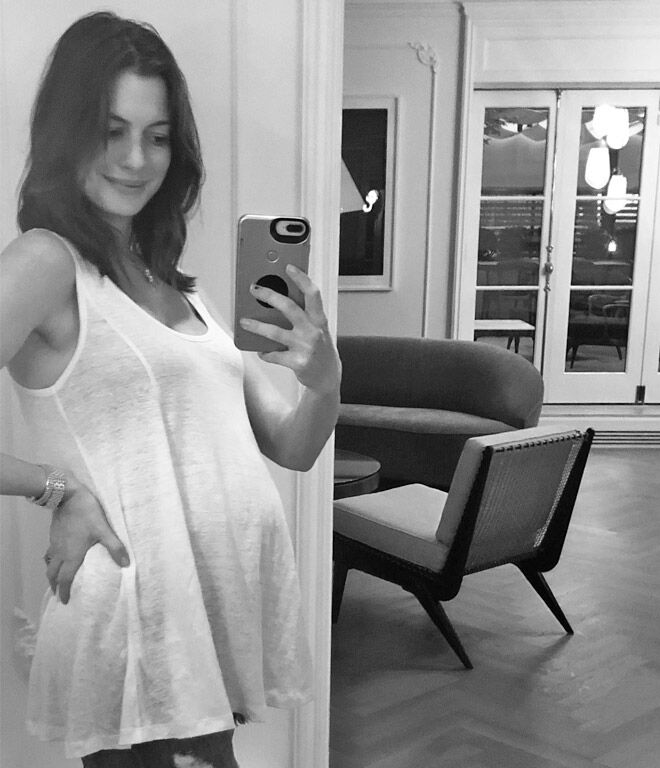 Anne Hathaway second pregnancy