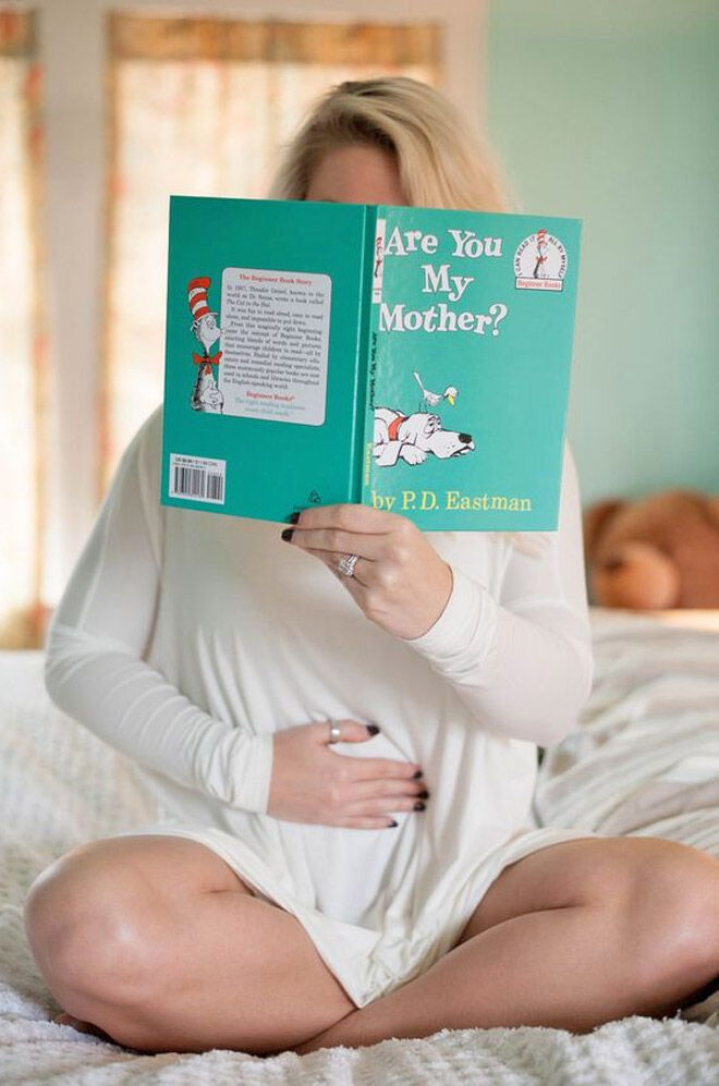 Book pregnancy announcement