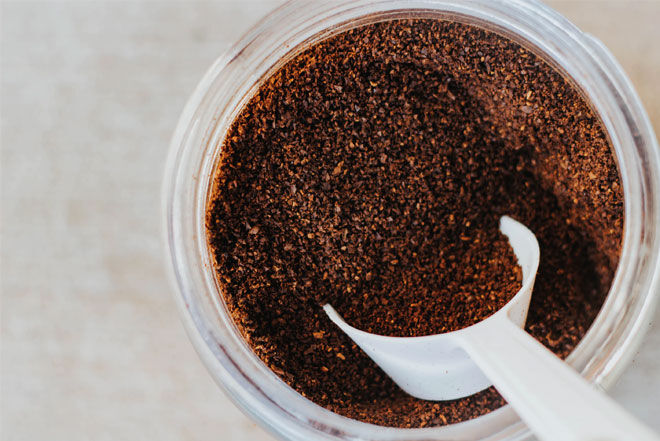 Coffee grounds to bring on labour