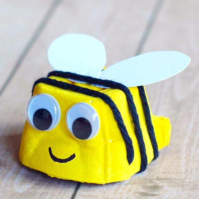 Bumble bee egg carton craft