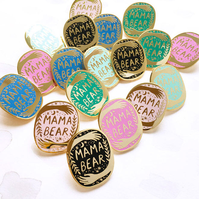 Gift ideas for mums: Mama Bear pin badge
