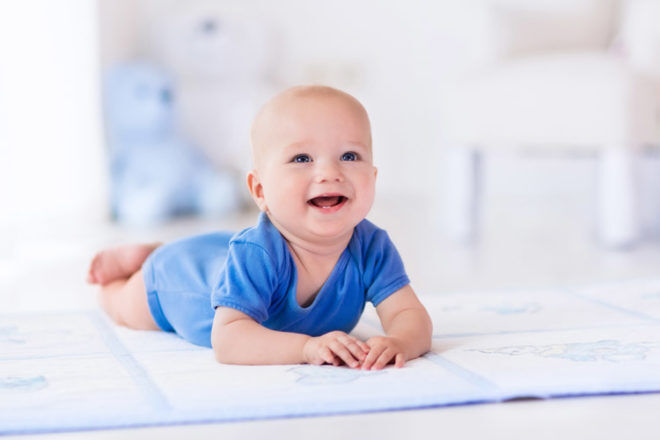 Research finds tummy time helps babies learn to roll and crawl | Mum's Grapevine