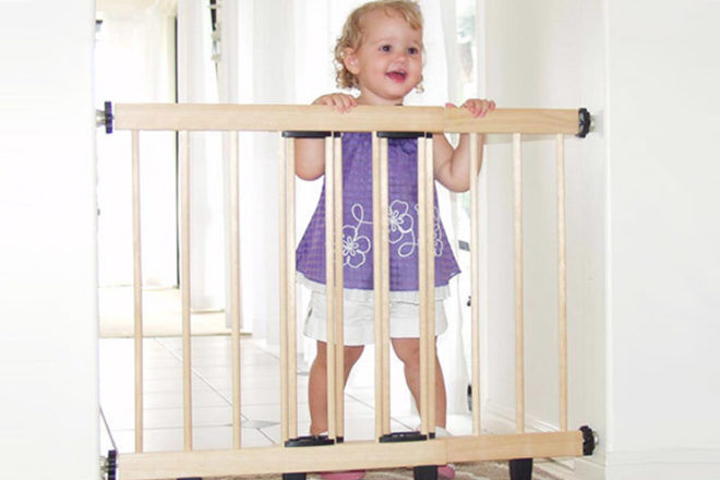 Best Baby Gate: Kiddy Cots Door Barrier