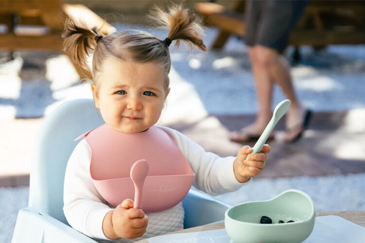 https://mumsgrapevine.com.au/site/wp-content/uploads/2020/11/Wild-Indiana-Silicone-Baby-Spoons.jpg