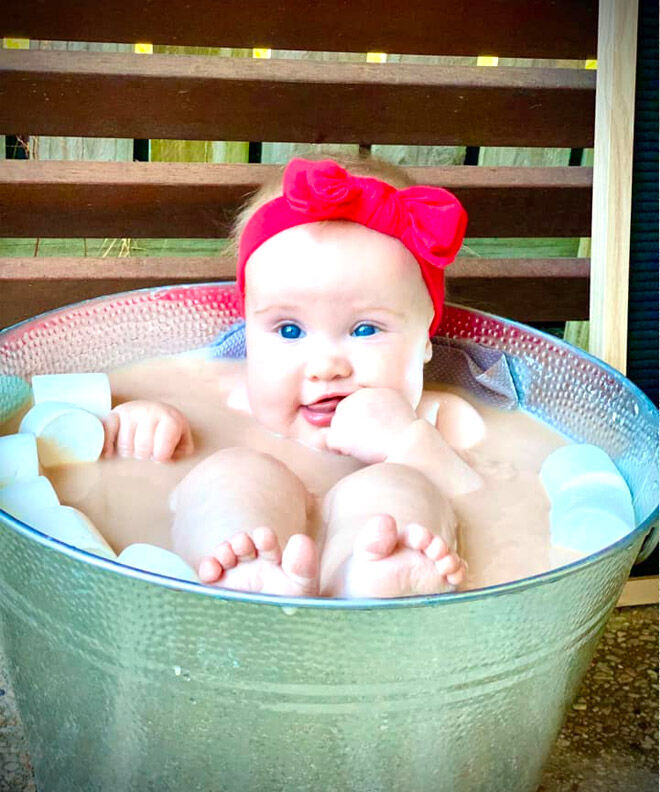 DIY baby milk bath Chloe