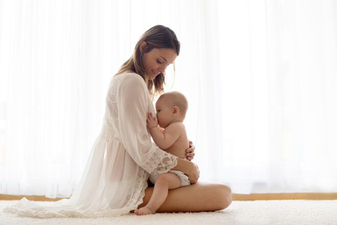 https://mumsgrapevine.com.au/site/wp-content/uploads/2022/04/baby-sitting-up-breastfeeding-660x440.jpg?x37433