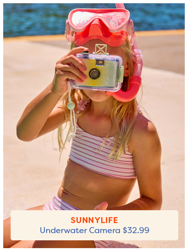 A child holding the SUNNYLiFE Underwater camera in front of her face