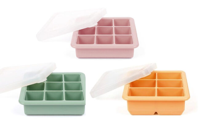 Haakaa Breastmilk Storage Trays showing their containers with lids, comparing size in assorted colours