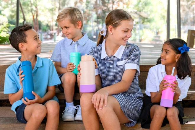 school kids drinking from differenet sized MontiiCo Fusion Water Bottles