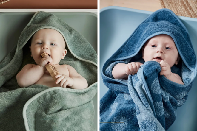 Two babies wearing a Leander hooded bath towel