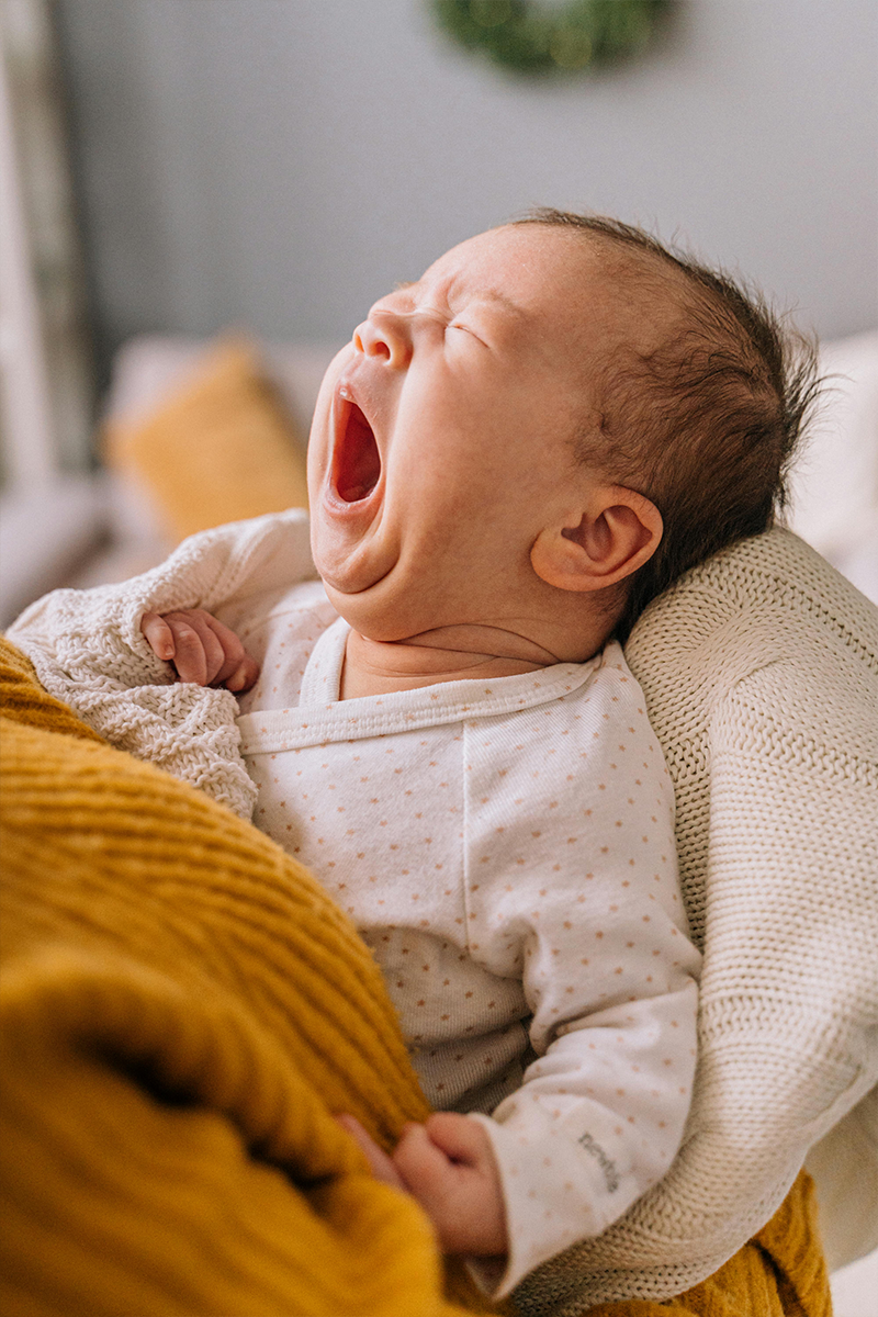 Baby yawning si
